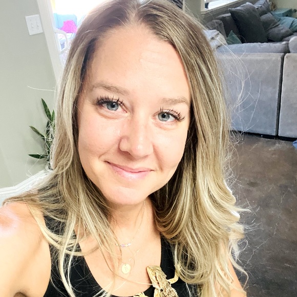 Meet your Posher, Britany - Picture 1 of 2